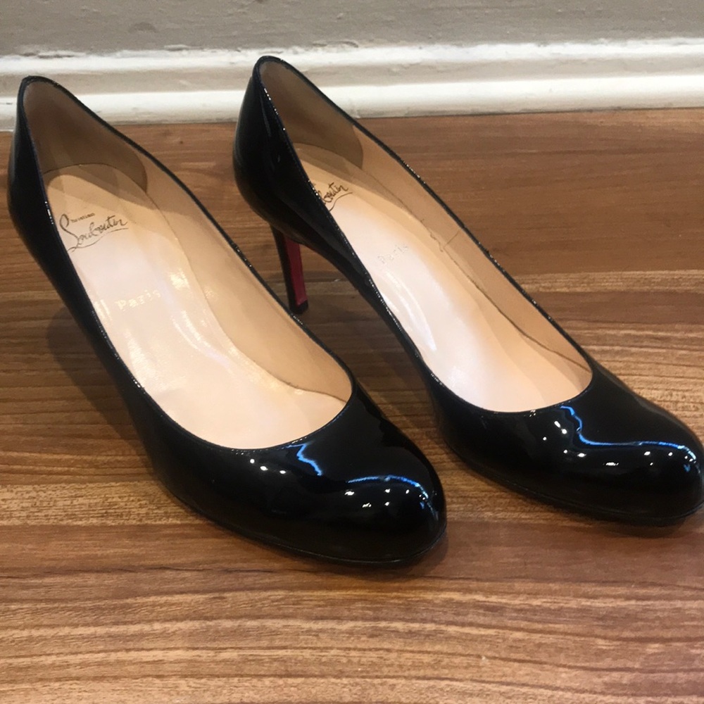 Christian Louboutin Black patent pumps 42/12